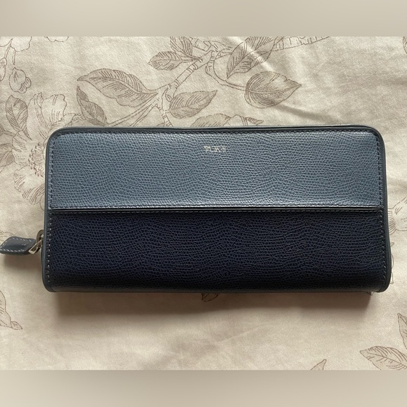Tumi Accessories - TUMI Navy‎ Blue Two Tone Ziparound Leather Wallet Rectangular Long Slim Classic